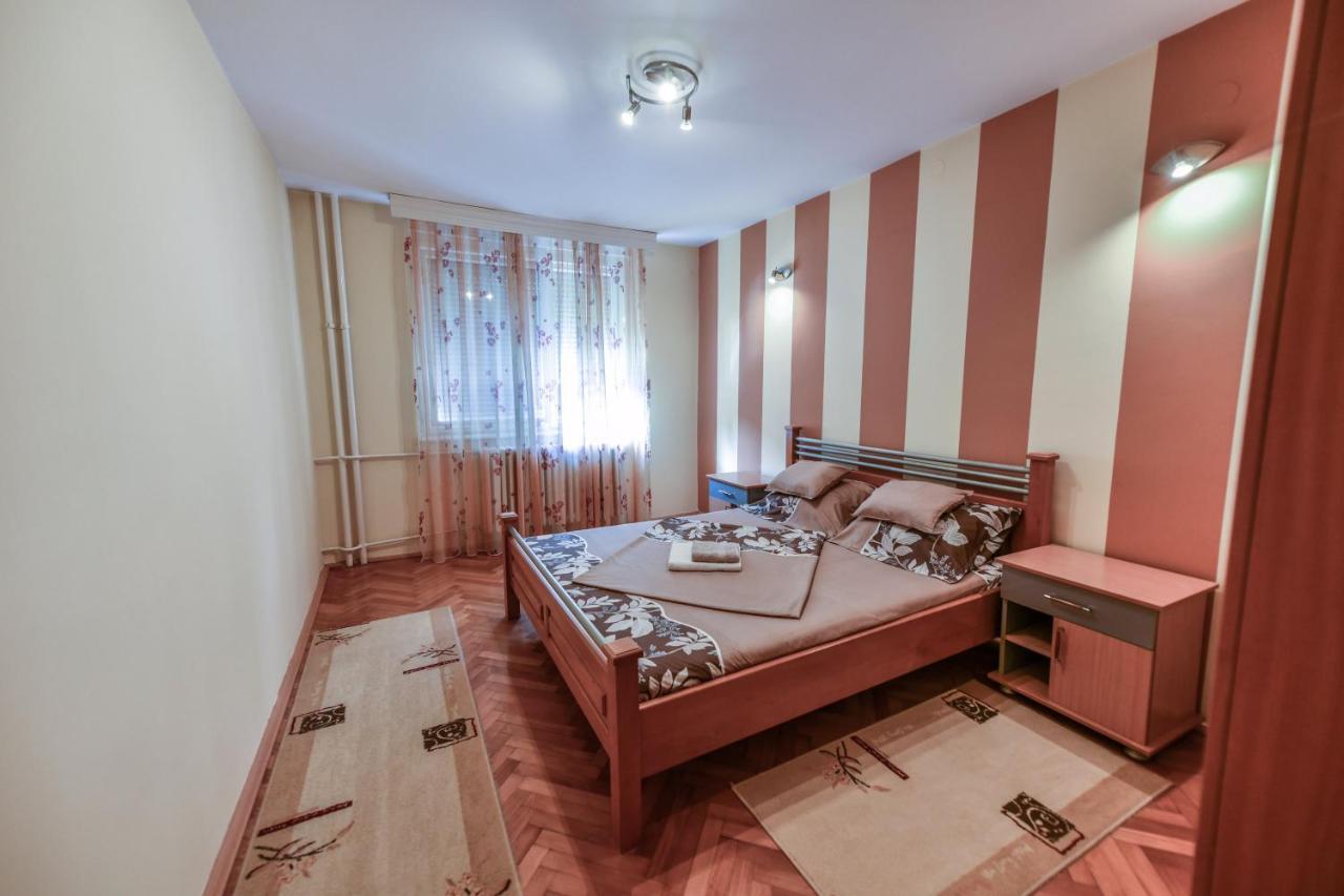 Lux Apartman Cvetkovic Appartement Kraljevo Buitenkant foto