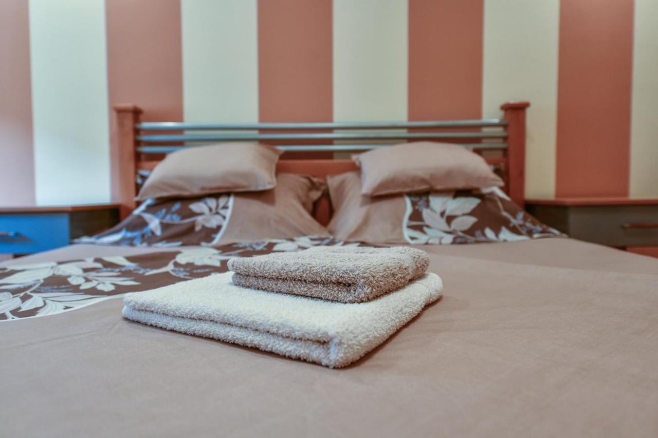 Lux Apartman Cvetkovic Kraljevo Buitenkant foto