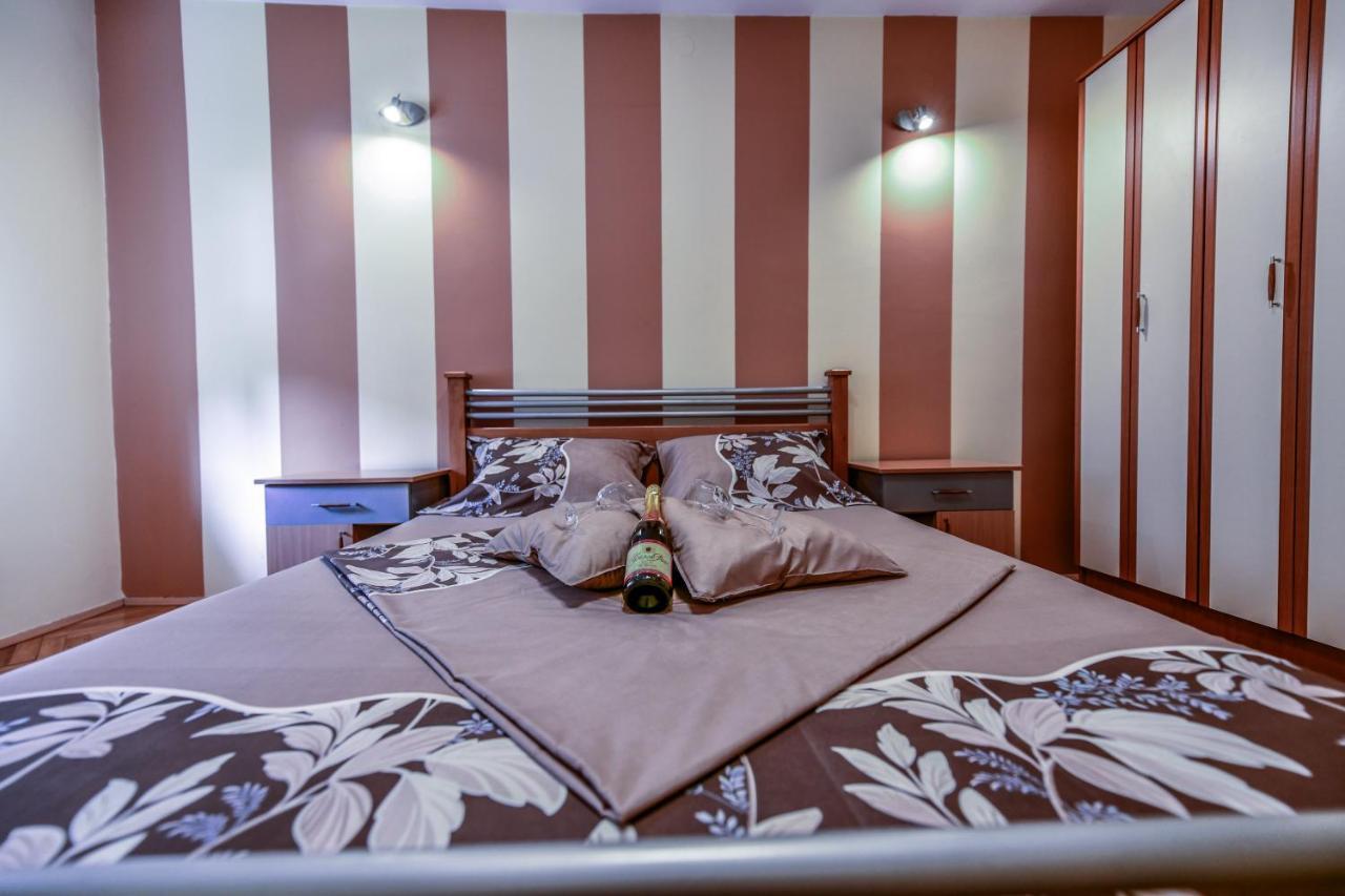 Lux Apartman Cvetkovic Kraljevo Buitenkant foto