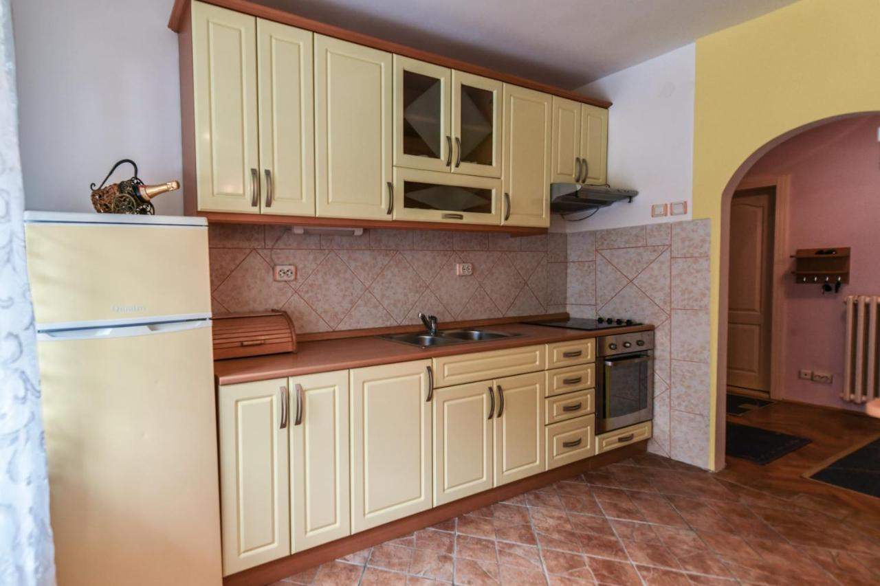 Lux Apartman Cvetkovic Appartement Kraljevo Buitenkant foto