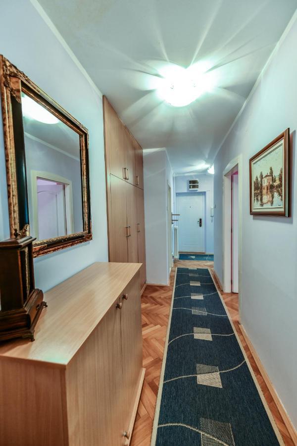 Lux Apartman Cvetkovic Appartement Kraljevo Buitenkant foto